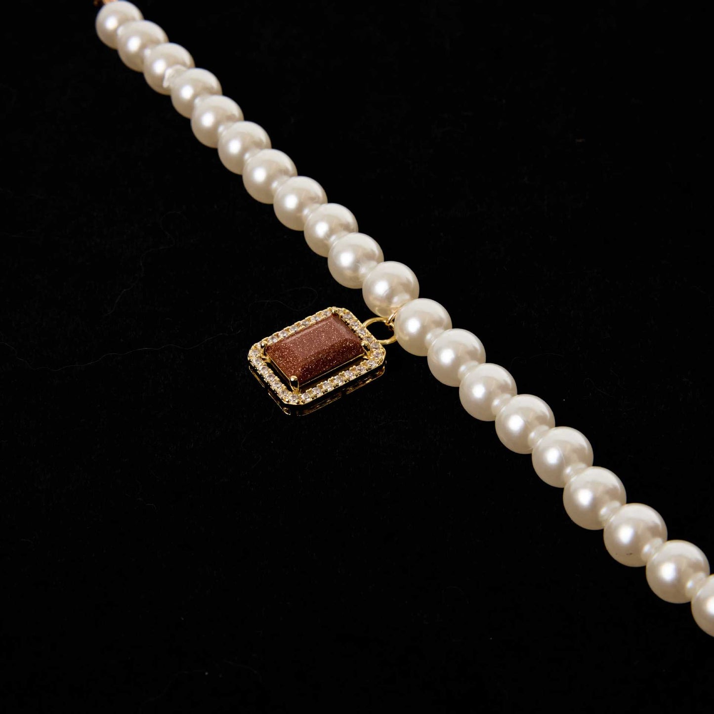 The Golden Majesty Rhinestone Collar