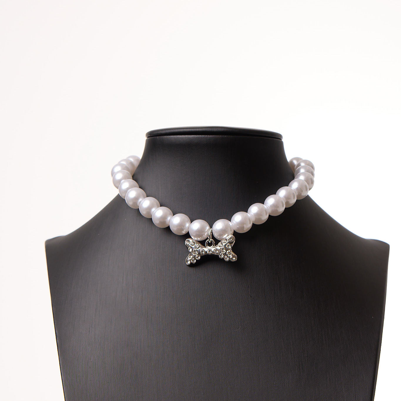 The Bone-Charmed Pearl Bijou